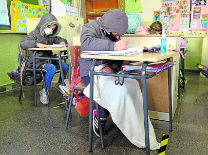 Corrientes | Dos personas fallecidas por las bajas temperaturas y el frío extremo en la región 3 escuela - 2