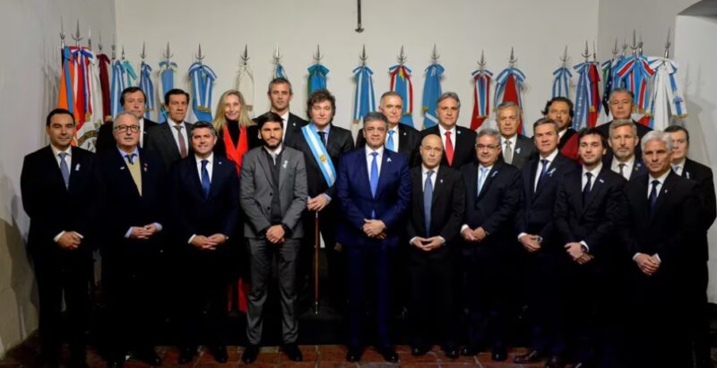 Pacto de Mayo | “Estamos en un punto de inflexión para la nueva Argentina”, sostuvo el presidente Javier Milei 4 firmantes - 3