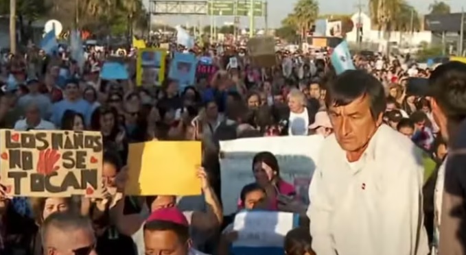 Caso Loan | Padres y familiares del menor encabezan una multitudinaria marcha en Corrientes 5 loan3 - 4