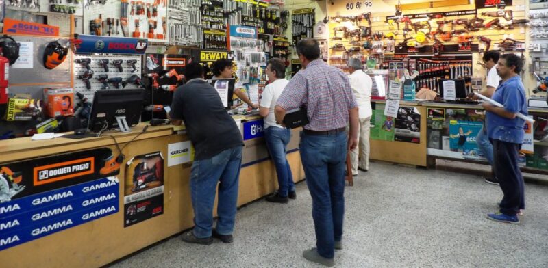 Nuevo aumento del 13,5% para empleados de comercio, el sueldo mínimo queda en $858 mil notaeldoaguilar3 1024x502 1 - 4