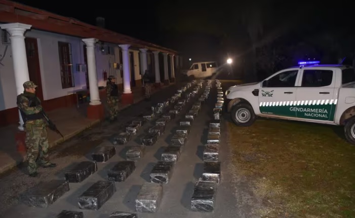 Policiales | Secuestraron más de dos toneladas de marihuana en un control vial 5 operativo - 4