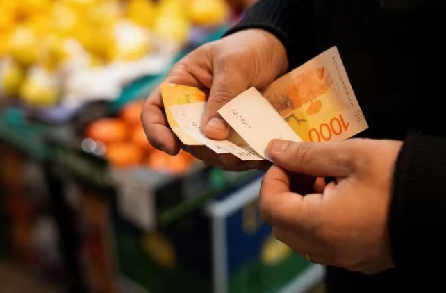 Economía | Fracasaron las negociaciones y el nuevo Salario Mínimo Vital y Móvil será fijado por decreto 4 plata - 3