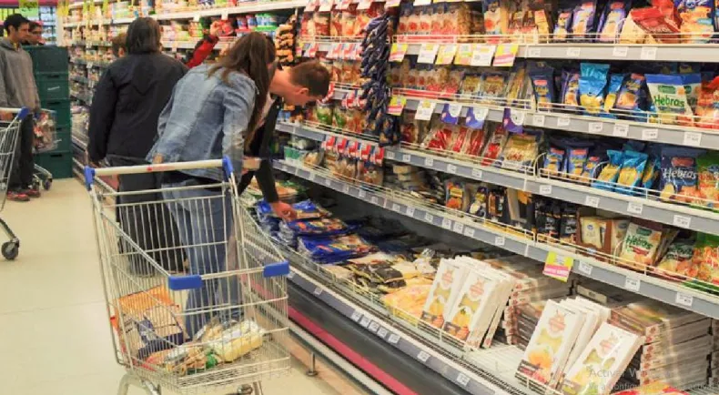 Ventas de supermercados volvieron a descender 7,3% en junio y ya llevan 8 meses seguidos de caída libre 364852w790h434c.jpg - 3