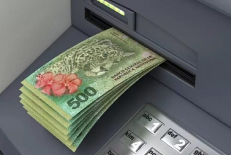 “El número intenta resumir muchísimas situaciones”: del Bianco sostuvo que la inflación baja, pero la plata no alcanza 5 “El aumento de los precios, si no se acompaña con un aumento en el salario, va a seguir erosionando el poder adquisitivo por más que la inflación esté bajando”, dijo el economista