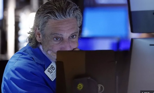Crisis Financiera | Las acciones argentinas y los bonos tuvieron caídas moderadas en un lunes complicado 3 crisis - 2