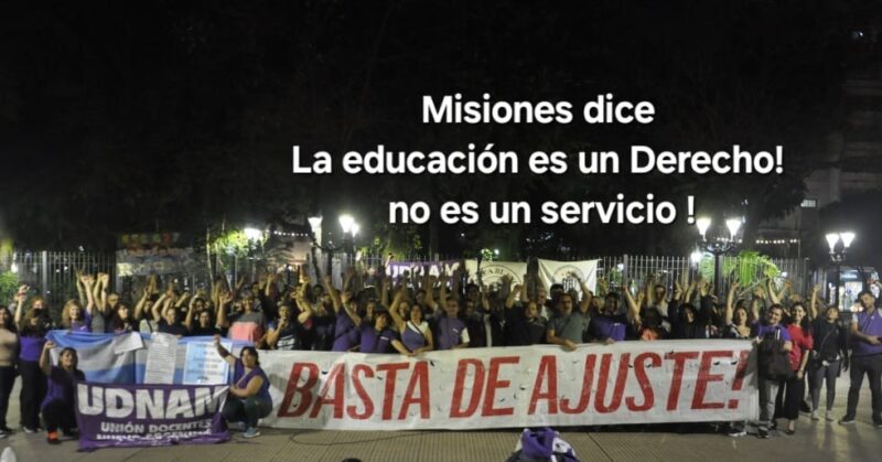 Docentes se reúnen para definir las acciones que tomarán por los bajos salarios y el avance de la ley Finocchiaro 6 docentes del FTEL en asamblea - 5