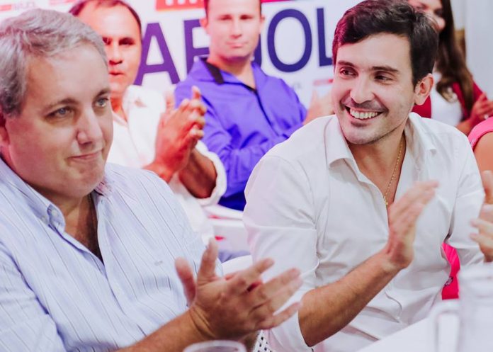 Rodrigo De Arrechea izq y Martin Arjol der candidatos del sublema Te Quiero Mejor del frente Juntos por el Cambio - 3