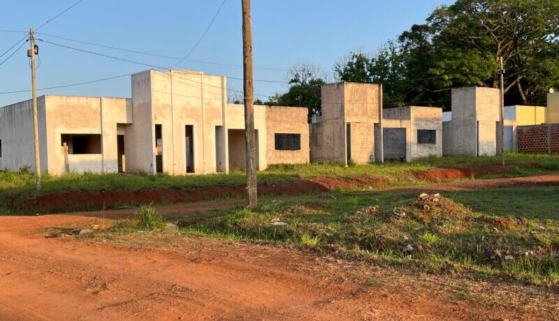 Estafas en el barrio Nuevo Oeste II | Lotes revendidos, denuncias por usurpación y la promesa vacía de la casa propia Estafas en el barrio Nuevo Oeste II