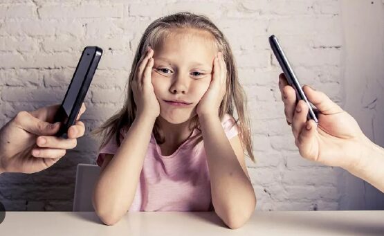 Salud infantil | “El celular no es un juguete” la advertencia de la Sociedad Argentina de Pediatría 5 celular2 - 4