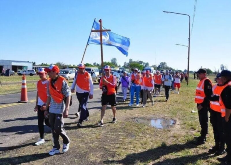 Religiosidad | Los jóvenes del Nordeste pidieron a la Virgen de Itatí por la aparición de Loan 4 itati - 3