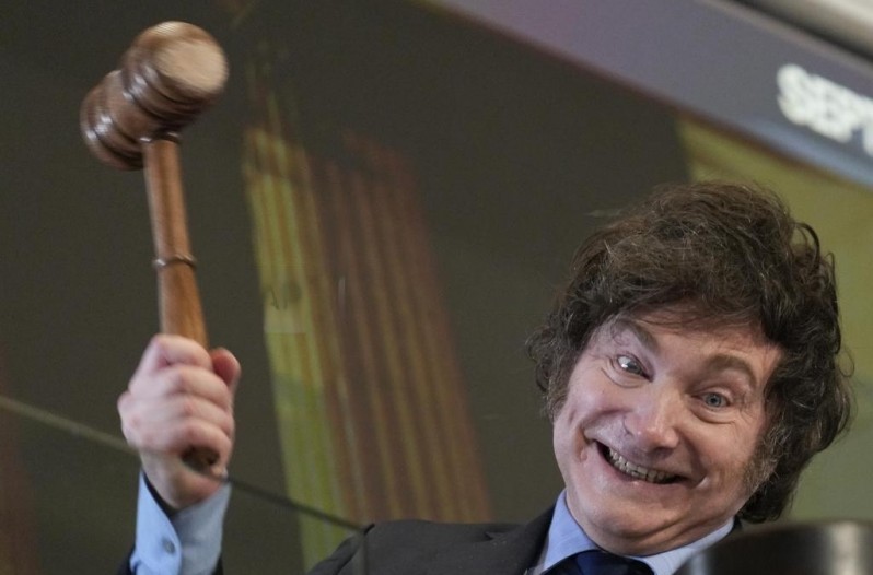 El salario mínimo aumenta un 1,3% y rondará los $271 mil desde octubre 4 javier milei 2 - 3