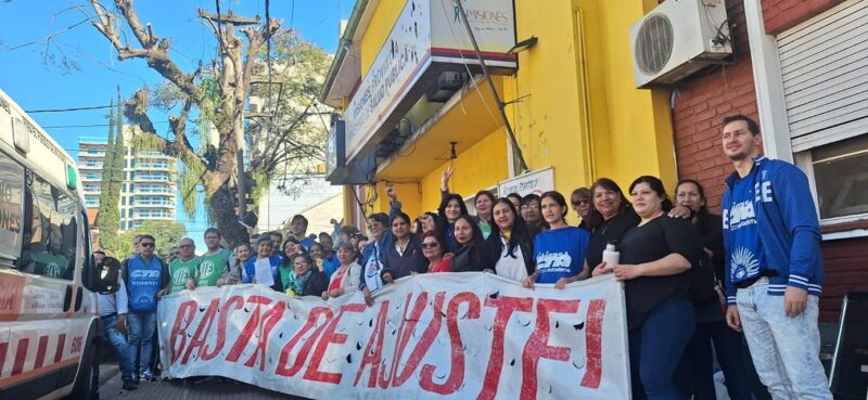 Trabajadores de la salud convocaron a un paro