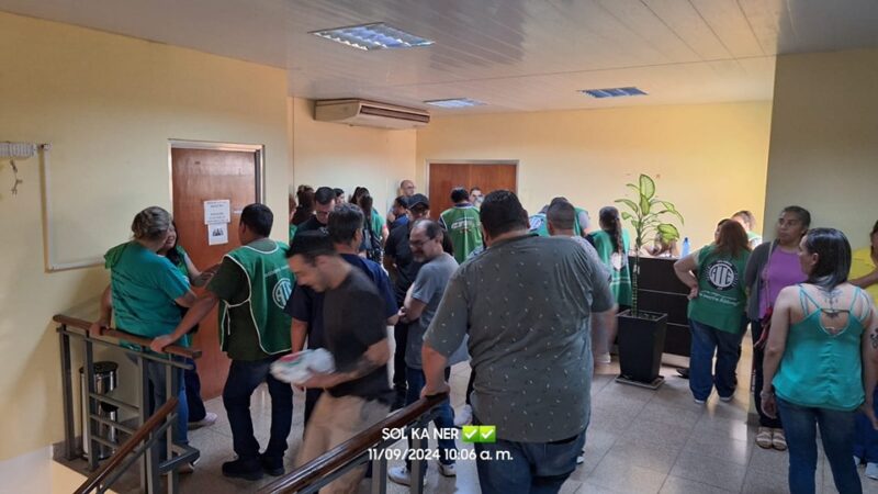 Trabajadores de Salud Pública lanzan un paro de 48 horas porque el ministro de Salud no recibió a referentes trabajadores de salud excluidos de la mesa salarial en el MSP - 2