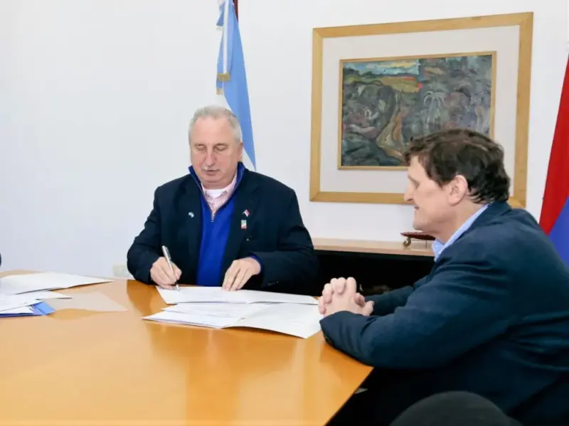 Presupuesto de Misiones 2025 | Revelan las “inconsistencias y falacias” del proyecto 8 Passalacqua y safran firma de decretos de contrataciones directas en misiones - 7