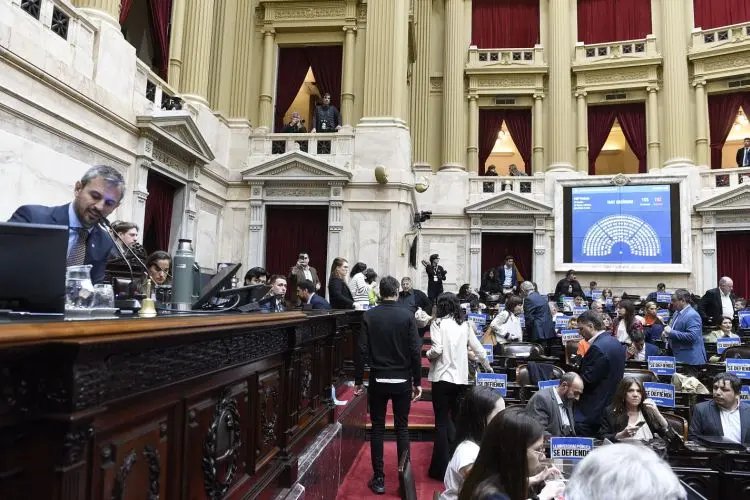 Ley de Financiamiento Universitario | Con la abstención de los renovadores, el oficialismo consiguió sostener el veto de Milei en Diputados 5 Sesion veto universidades 9 de octubre 2024 de perfil diputados blindan veo milei - 4