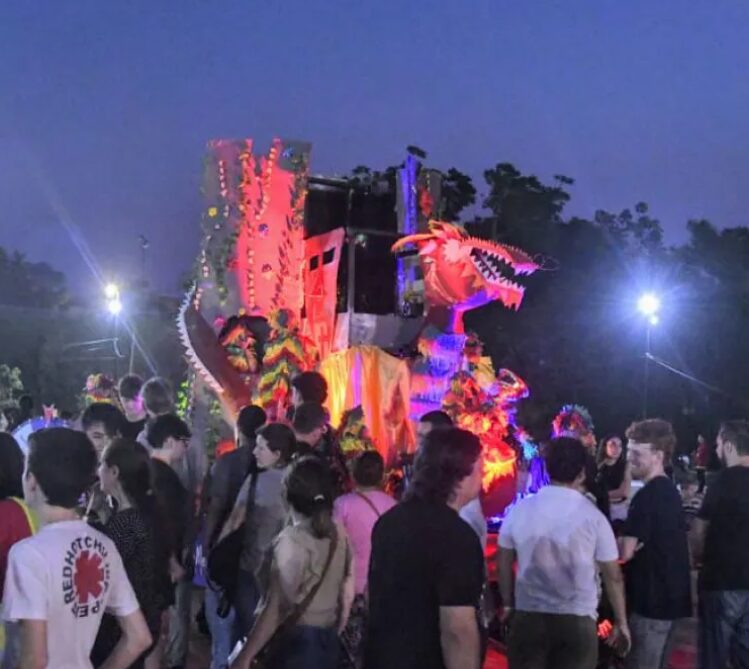 Estudiantina 2024 | Se realizó la Expo Carrozas en la Costanera de Posadas y mañana será la prueba piloto 9 carrozas3 - 8