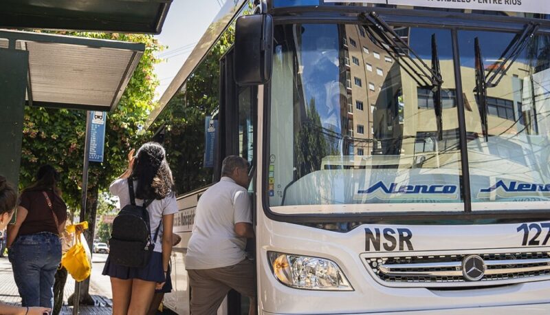 Itaembé Guazú | “Hoy se necesitan más policías y más frecuencias de colectivos en el barrio” sostuvo Martín Burgos 5 colectivos - 4