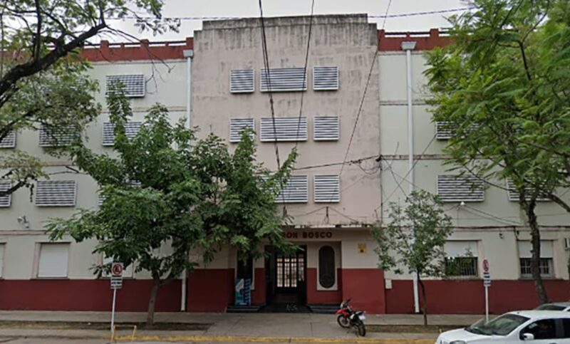 Denuncian a compañeros de colegio chaqueño por venta de fotos de alumnas desnudas creadas con I A denuncia chaco - 3