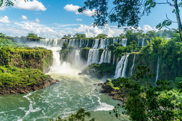 Entrada a Cataratas más cara: $5.000 para misioneros, $15.000 para nacionales y $45.000 para extranjeros 3 istockphoto 1159474019 612x612 1 - 2