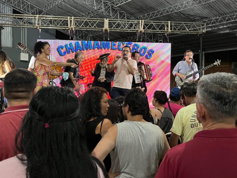Día de la Madre | Multitudinario festival de Chamameceros Sangre Nueva y Radio Up para celebrar a mamá 27 madre 13 - 26