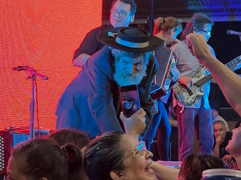 Día de la Madre | Multitudinario festival de Chamameceros Sangre Nueva y Radio Up para celebrar a mamá 29 madre 14 - 28