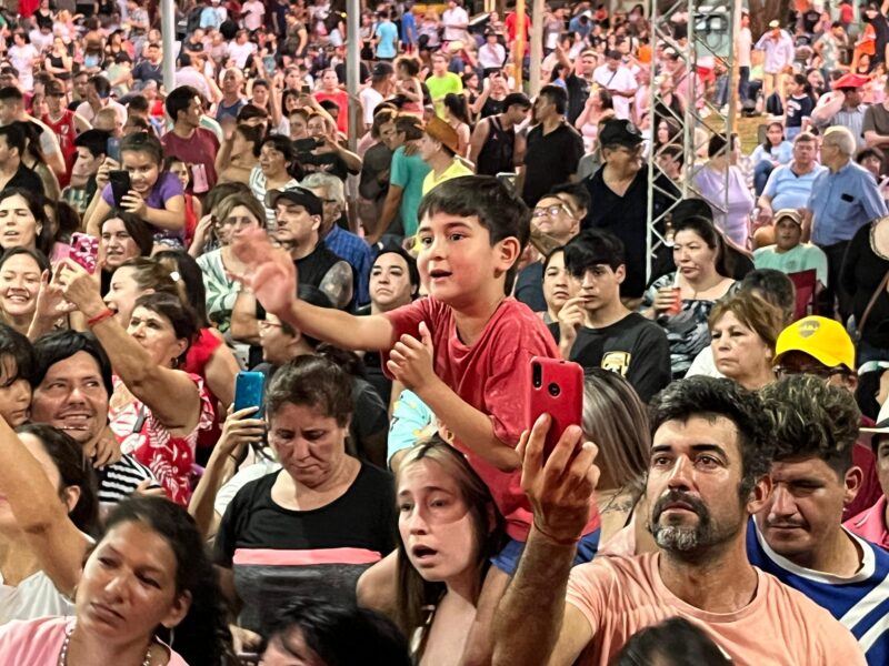 Día de la Madre | Multitudinario festival de Chamameceros Sangre Nueva y Radio Up para celebrar a mamá 5 madre 3 1 - 4