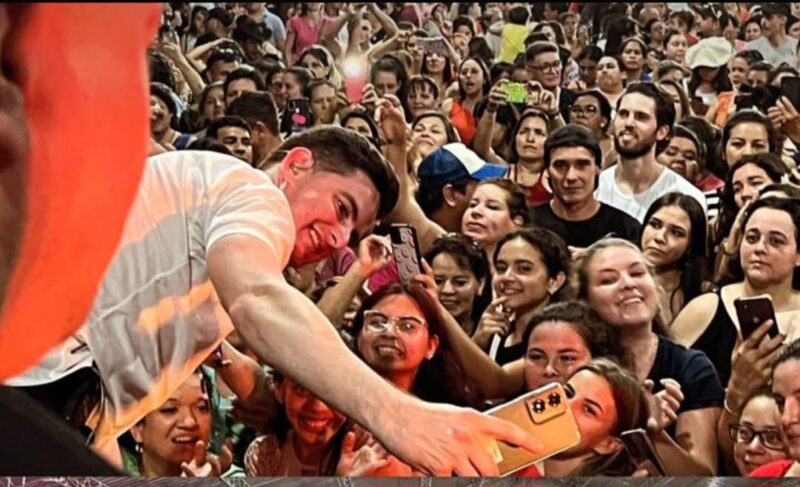 Día de la Madre | Multitudinario festival de Chamameceros Sangre Nueva y Radio Up para celebrar a mamá 9 madre 5 1 - 8