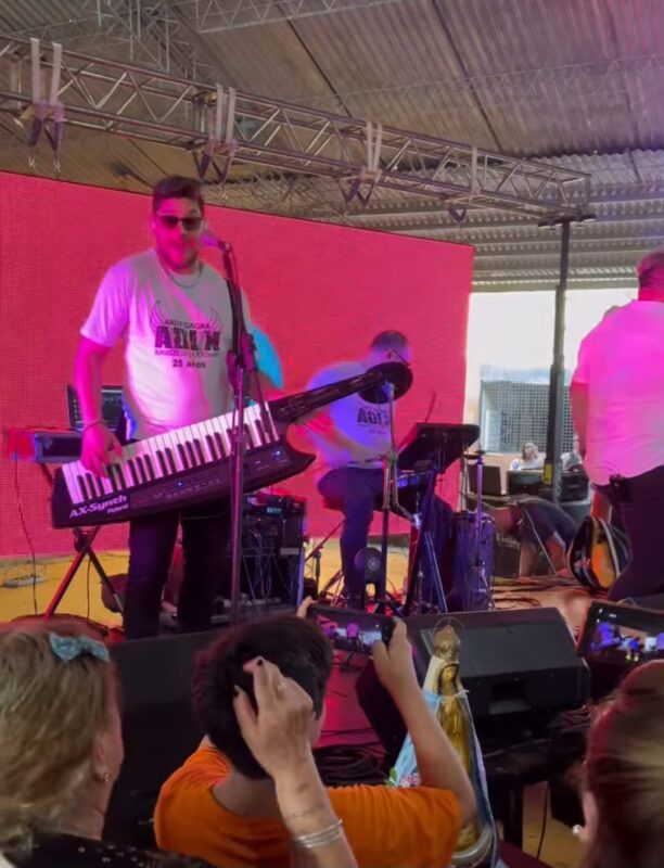 Día de la Madre | Multitudinario festival de Chamameceros Sangre Nueva y Radio Up para celebrar a mamá 15 madre 7 1 - 14
