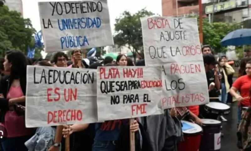 Marcha Universitaria | “La universidad pública es un espacio que transforma siempre” expresó Rosana Guber marcha 1 - 1