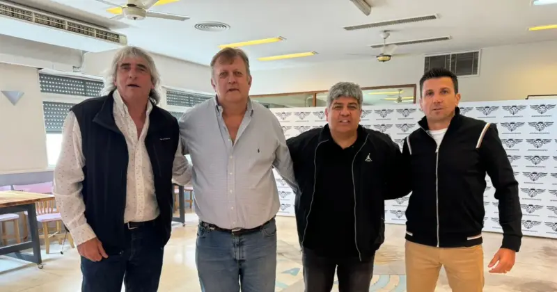 AMBA | La UTA se despega de los gremios de transporte y hará el paro un día después 3 moyano y otros sindicalistas de gremios del transporte - 2