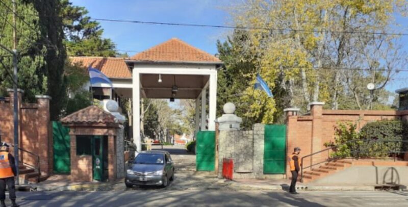 Milei recibió a los gobernadores que respaldaron su veto a la ley de Financiamiento Universitario olivos 1 - 2