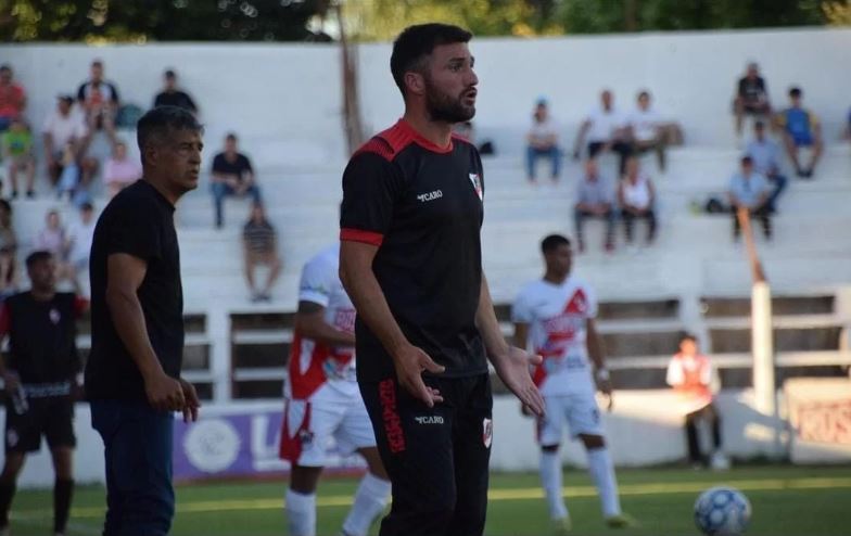 Pese a ganar y clasificar Guaraní se quedó sorpresivamente sin DT, echaron a Osvaldo Young Captura 3 - 3