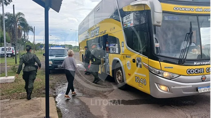 Detienen al chofer de un Crucero del Norte acusado de abusar de una pasajera menor de edad 3 GENDARMERIA RUTA 14 - 2