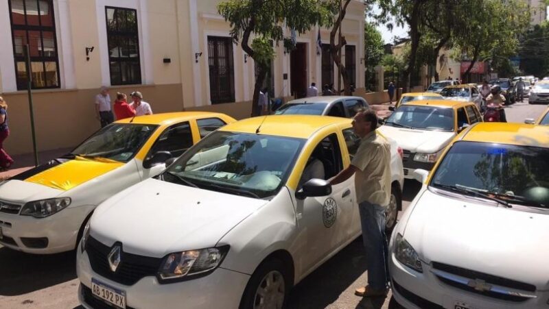 Taxis | Se convocó a una audiencia para ajustar las tarifas en Posadas taxis en Posadas