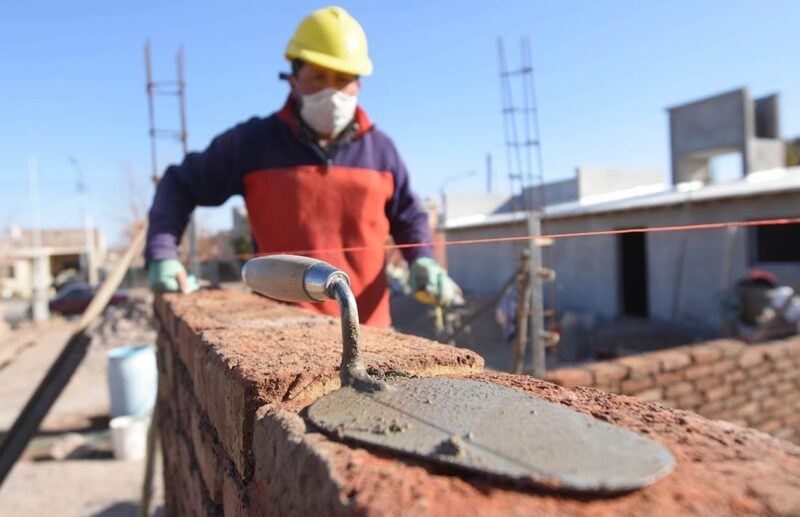 Construcción | “Trabajamos con nuestra mano de obra reducida, pero con esperanza de volver a crecer” Construcción