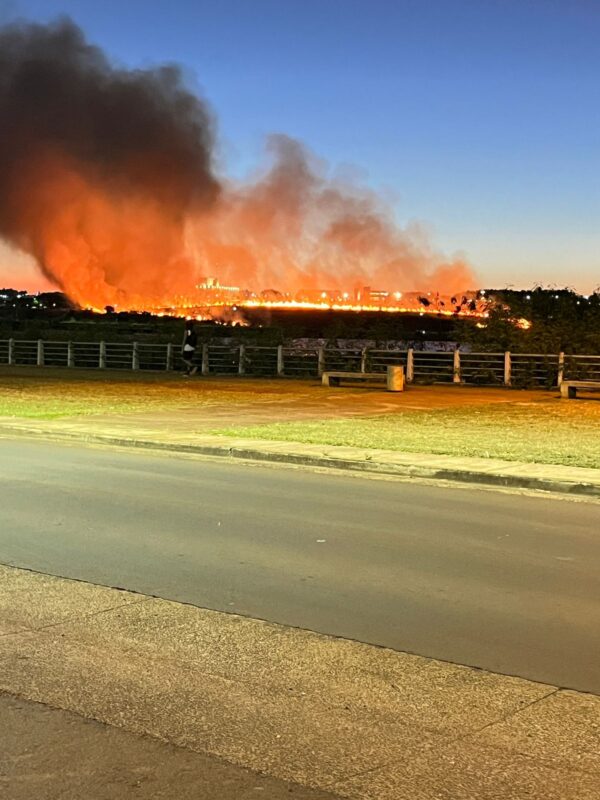 Sospechan que el incendio en el Acceso Oeste fue intencional y prometen acciones legales WhatsApp Image 2024 11 24 at 20.50.48 1 1 - 2