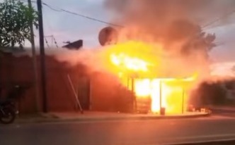 Posadas | Un incendió consumió totalmente una verdulería incendio