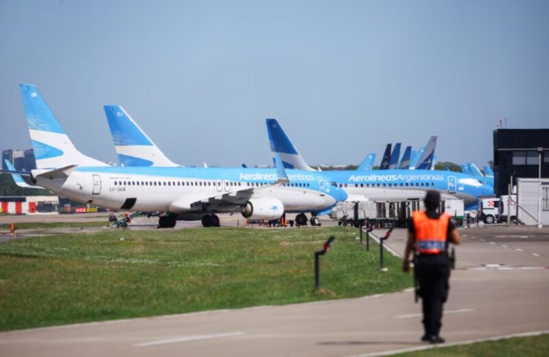 Anticipan cancelación y programación de vuelos de Aerolíneas Argentinas para este viernes 1 vuelos