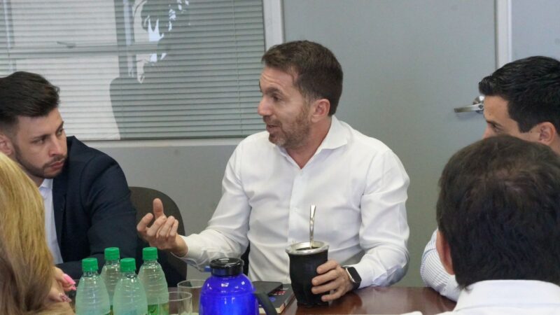 Aniversario Radio Up | Herrera Ahuad recibió a Gonzalo Aziz para conversar sobre continuidad, diálogo y desarrollo 7 aziz legislatura 4 - 6