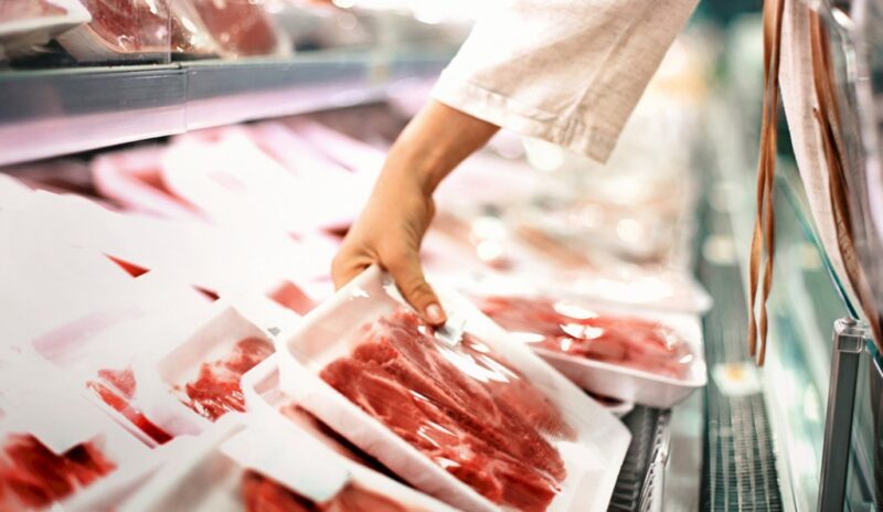 Crisis sostenida | “El consumo de carne vacuna cayó un 11% y recuperarse llevará al menos cinco años”, sostienen desde el sector Los precios de la carne vuelven a tensionar el gasto de los hogares en un contexto de inflación alimentaria.