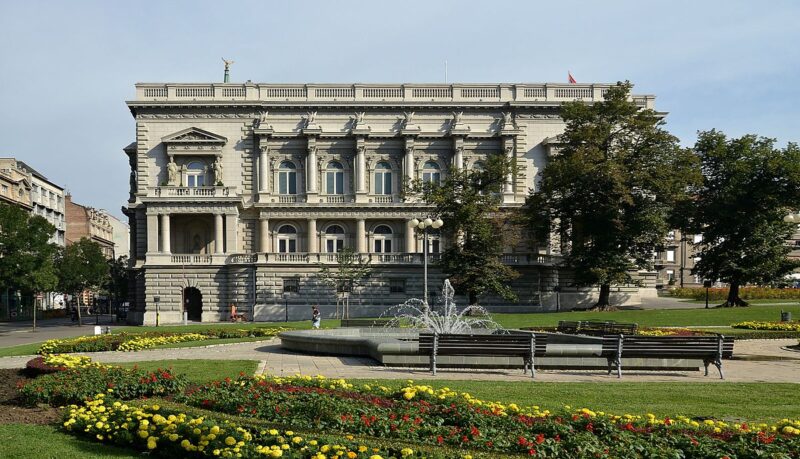 La nostalgia bélica de los Balcanes 5 Casa de gobierno Serbia - 4