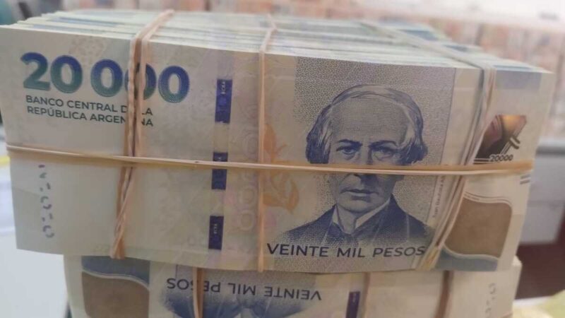 Salarios acumularon séptimo mes de suba real en octubre billetes 1 - 5