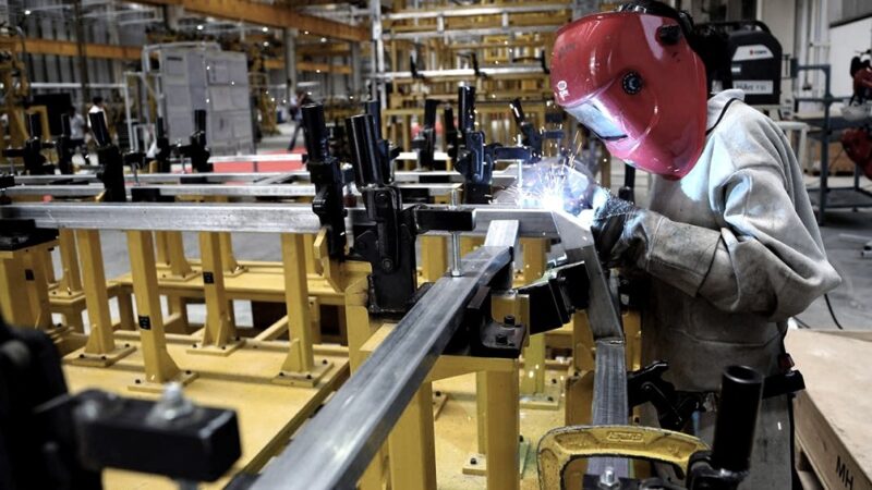La industria metalúrgica profundiza su crisis: la capacidad ociosa alcanzó niveles similares a los de la pandemia 2 Las fábricas metalúrgicas atraviesan un escenario recesivo marcado por la caída de la actividad, el empleo y las expectativas de recuperación.