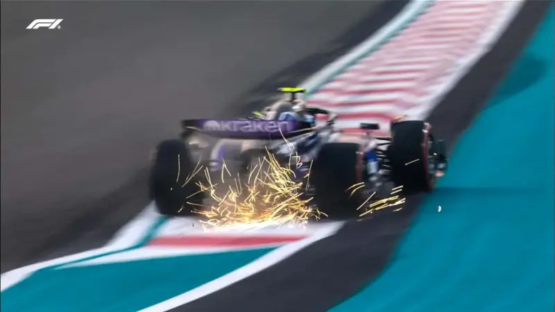 Colapinto resistió tras recibir un choque de atrás en el inicio, pero terminó abandonando en la última carrera de la F1 que ganó Norris 3 multimedia.normal.9d878f01a996023a.ZnJhbmNvLWNvbGFwaW50by0tLWdwLWFidS1kaGFiaS1fbm9ybWFsLndlYnA - 2