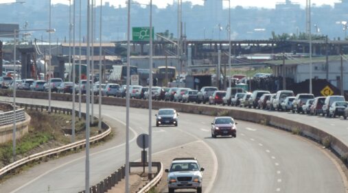 Paisaje repetido | Largas filas para trasponer la frontera y viajar a Paraguay 3 puente2 - 2