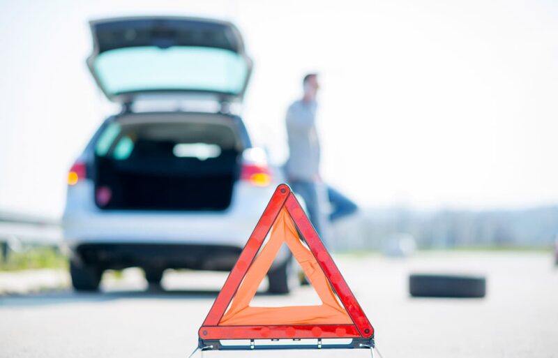 En el Día Nacional de la Seguridad Vial, especialistas alertaron sobre las conductas de riesgo que siguen provocando miles de muertes en Argentina. El uso del celular, el exceso de velocidad y la falta de descanso figuran entre las principales causas de siniestros viales.
