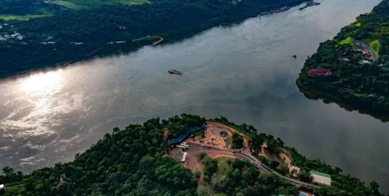 Seguridad | Los ministros de Defensa de Paraguay y Argentina coordinan vigilancia en la Triple Frontera Frontera