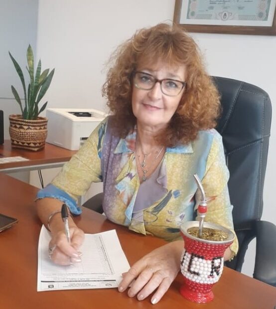 Crisis en la UCR | “El radicalismo debe ofrecerse como una alternativa distinta y no alinearse con Milei” 3 anita minder - 2