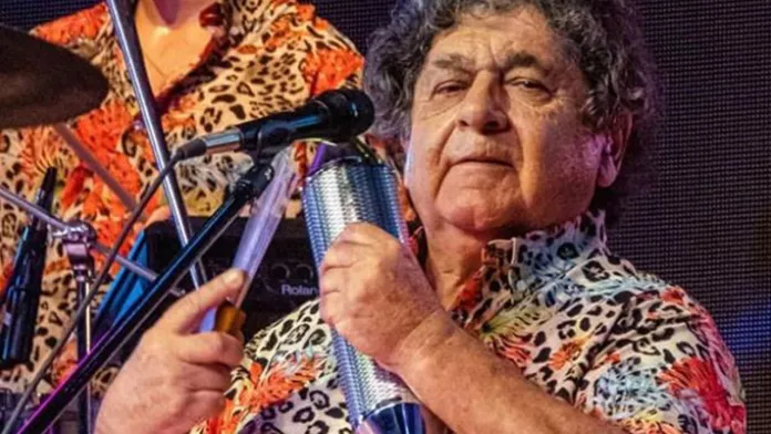 El cantante de Los Palmeras sufrió un ACV y hay preocupación por su estado de salud cacho deicas - 2