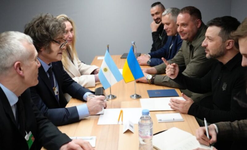Foro de Davos | Milei se reunió con Zelensky y mañana dará su mensaje con críticas al socialismo davos 1 - 2